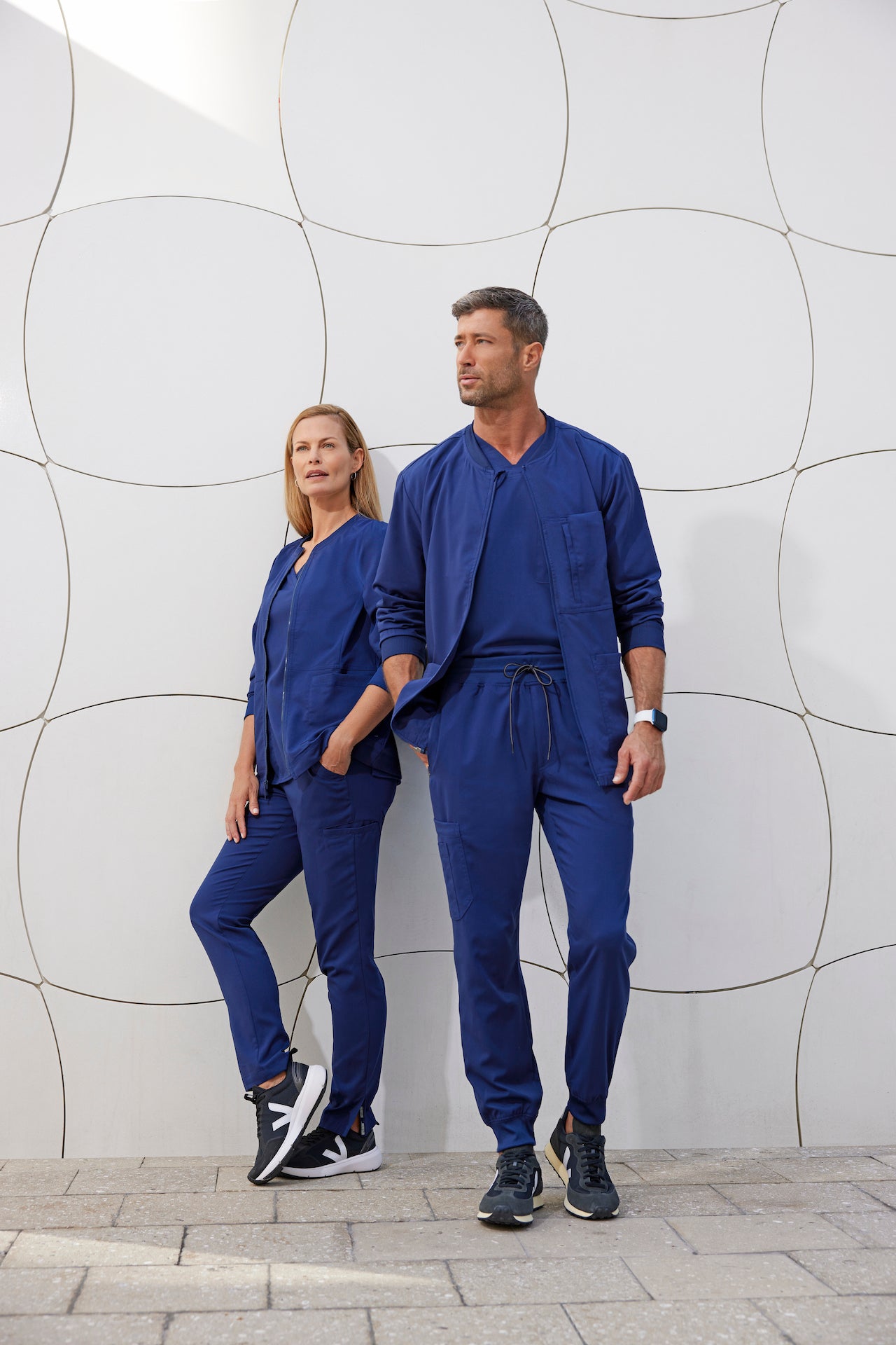 GRST079 - Men's Chest Pocket V-Neck Scrub Top