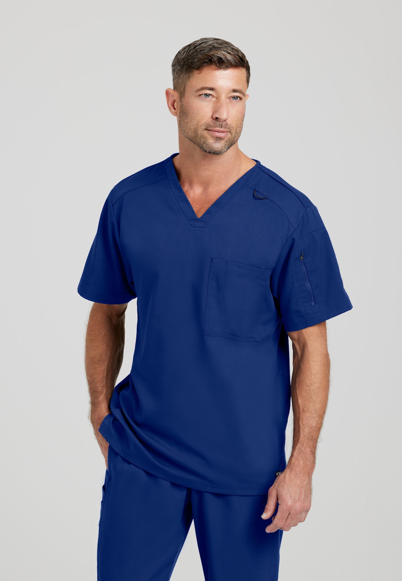 GRST079 - Men's Chest Pocket V-Neck Scrub Top