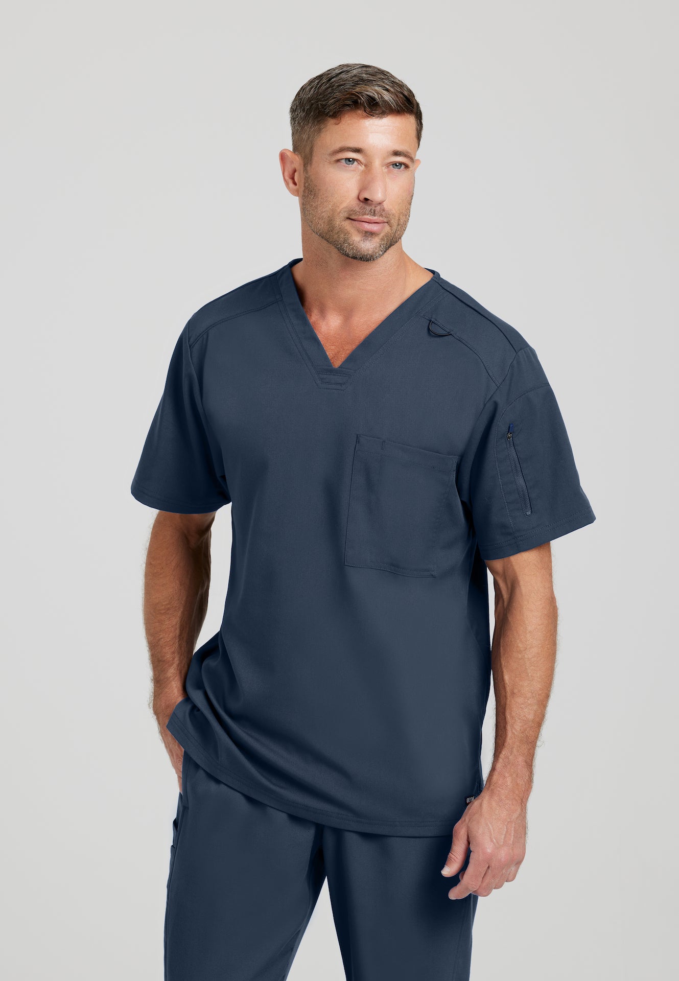 GRST079 - Men's Chest Pocket V-Neck Scrub Top